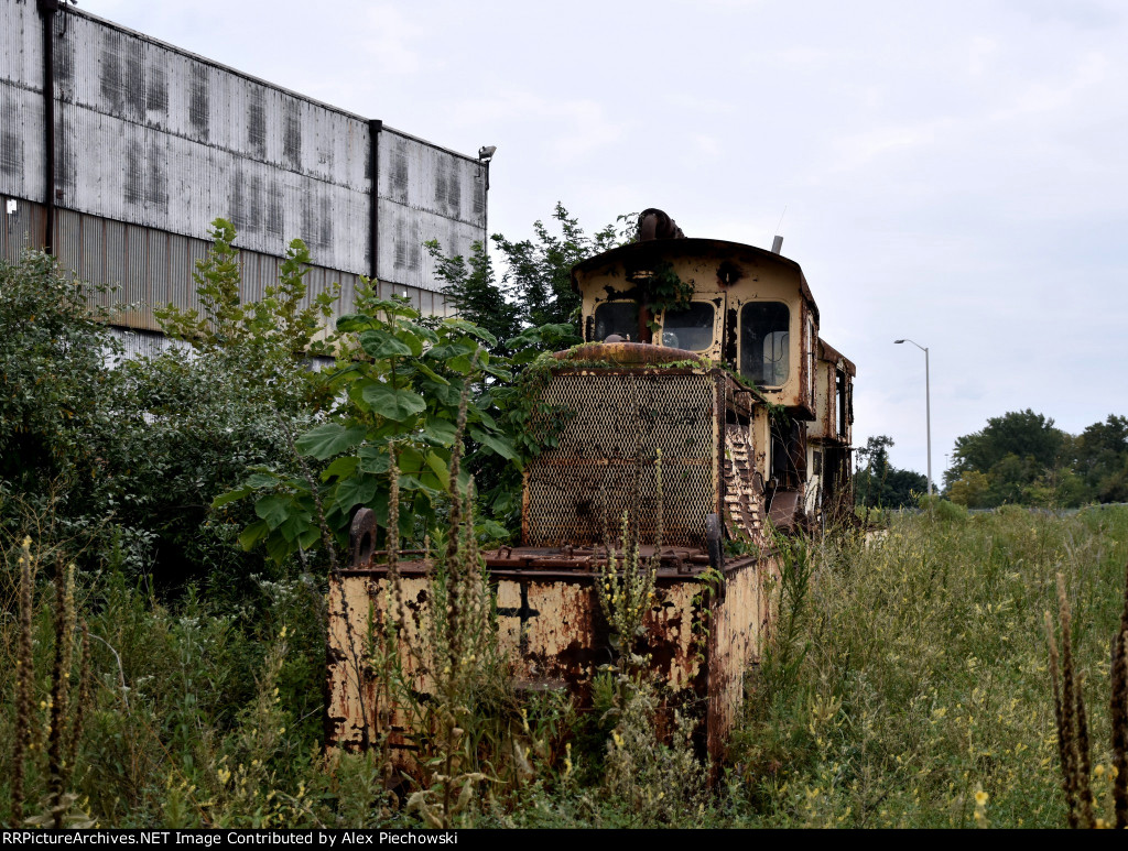 Abandoned narrow gauage shunters